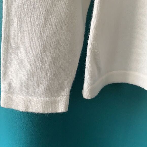 Conrad C Collection XL turtleneck white sweater - Picture 2 of 5